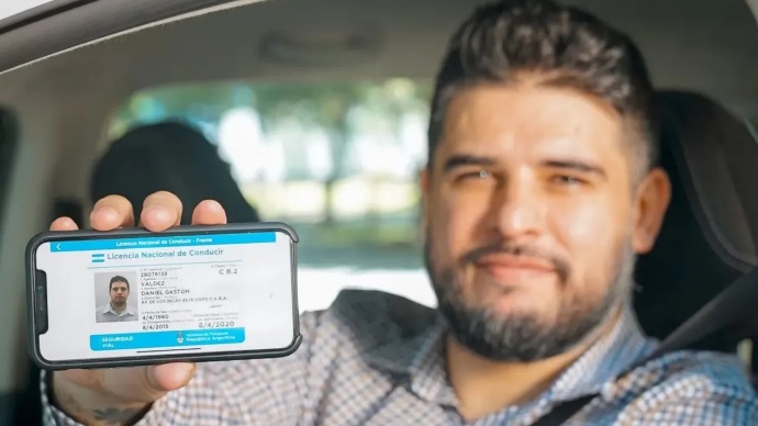 Está permitida la circulación con el certificado de la licencia de conducir en trámite 1 3re
