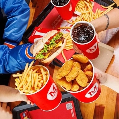 Mostaza acelera su expansión y se acerca al liderazgo del fast food en Argentina mozta
